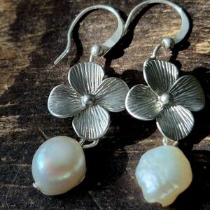 Silver Tone  Floral Freshwster Pearl Drop Earrings